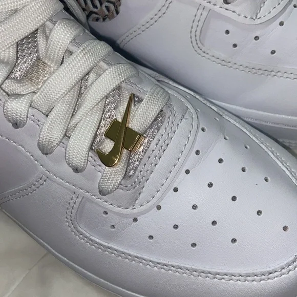 Like new Nike Air Force 1 Low United in Victory White - Picture 10 of 16